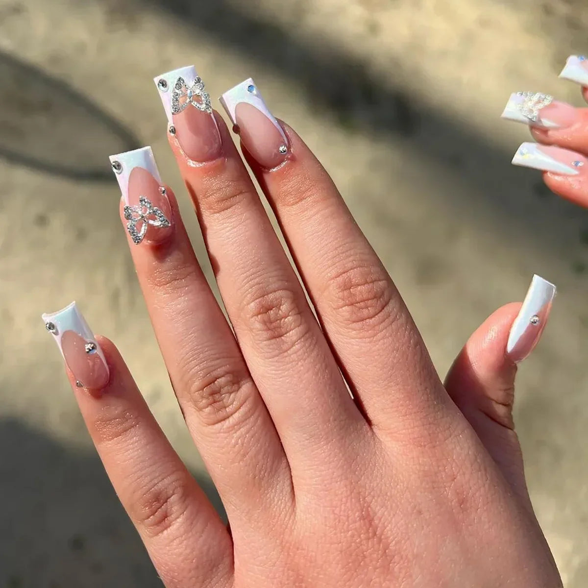 24PCS Shiny Pearl Nails